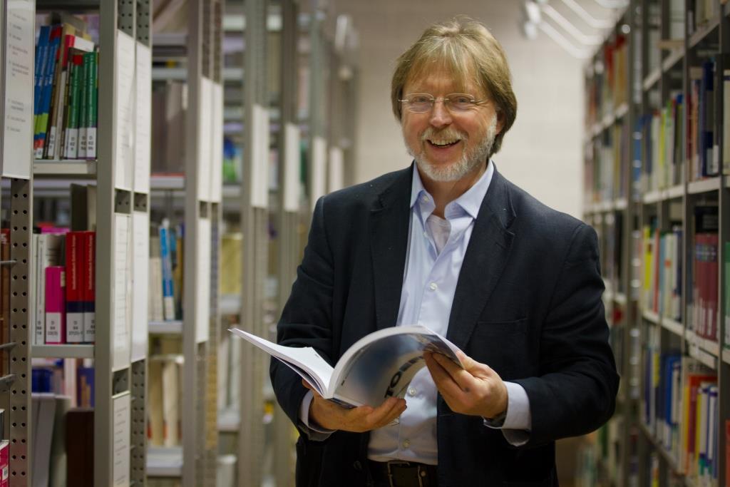 Prof. Dr. Rainer Busch (Image: HWG LU)
