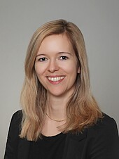 Portrait photo of Prof. Dr. Lena Loge