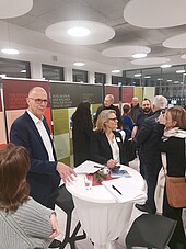 251127_Stadtgespräche_Foyer Get-together in the foyer of the new building