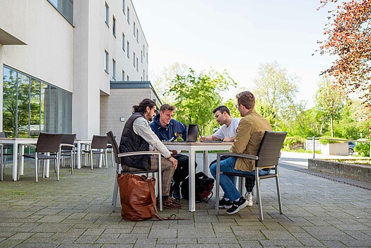 Studierende Gruppenarbeit