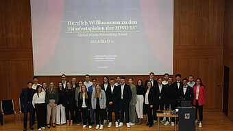 Gruppenbild IBA- und IBAIT-Studierende