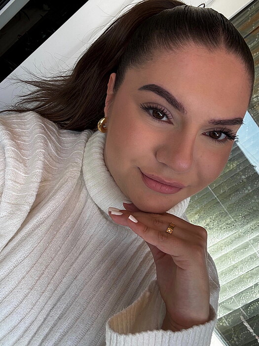 Foto Esra Kara