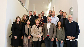 Group photo with State Secretary Heike Raab from the third Rwanda network meeting of universities and colleges from Rhineland-Palatinate in the State Chancellery (Photo: State Chancellery RLP)