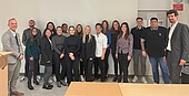 Studierendengruppe und Betreuer beim Fallstudientag bei Merck