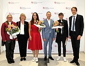 251023_FGP_Gruppenbild_kl Gruppenbild der Preisträger*innen und der betreuenden Professor*innen