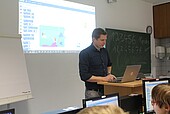 Children's University lecturer Prof. Dr. Peer Küppers (Image: HWG LU)