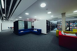 Arbeitsplätze in der Bibliothek