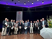 The graduating class of 1973 also joined in the celebration and received a certificate (Photo: HWG LU)