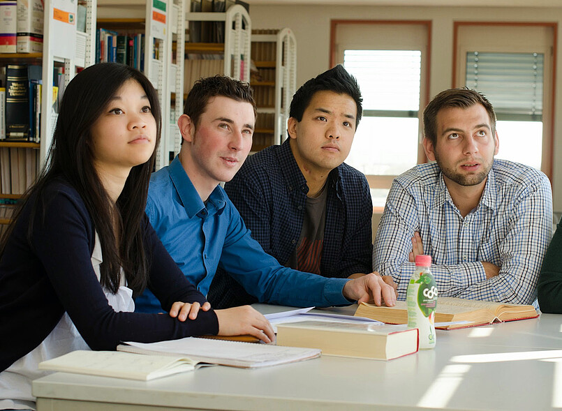 Studieren am Ostasieninstitut der Hochschule für Wirtschaft und Gesellschaft Ludwigshafen (Bild: OAI) Studieren am Ostasieninstitut der Hochschule für Wirtschaft und Gesellschaft Ludwigshafen (Bild: OAI)