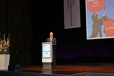 University President Prof. Dr. Gunther Piller (Image: HWG LU)