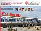 Titelseite der Präsentation von Prof. Bongard mit Fotos von ihm und Studierenden und einem Gebäudefoto im Hintergrund