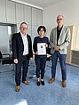 f.l.: Dean Prof. Dr. K. Blettner, Prof. Dr. Lan Cao and University President Prof. Dr. G. Piller (Photo: HWG LU)