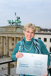 Petra Schorat-Waly with diversity certificate