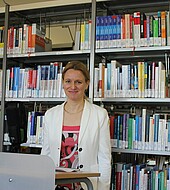 Prof. Dr. Edith Rüger-Muck, Vizepräsidentin für Internationales und Diversity, bei der Erstsemesterbegrüßung zum Sommersemester 2021 (Bild: HWG LU)