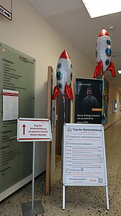 Aufsteller und Begrüßung zum Tag der Weiterbildung