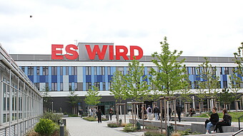 Blick auf den Neubau, Sommer 2025