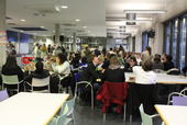 At the social get-together of all groups in the HWG canteen, the pupils, students and company representatives were able to talk about the successful day