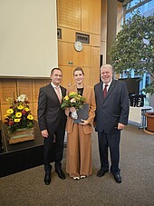 Prof. Dr. Marc Dreßler, Preisträgerin Pauline Baumberger-Brand und Ministerpräsident a. D. Kurt Beck