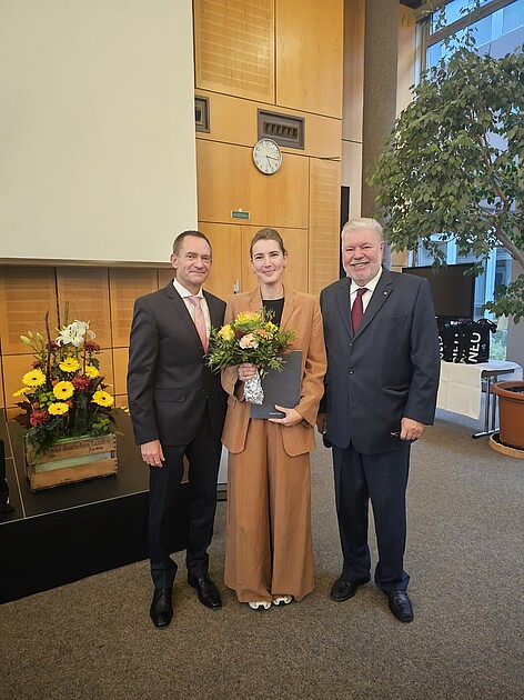 Prof. Dr. Marc Dreßler, Preisträgerin Pauline Baumberger-Brand und Ministerpräsident a. D. Kurt Beck