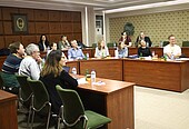 Konzentriertes Publikum bei Präsentation