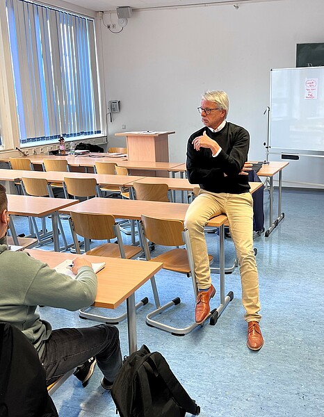 Mitarbeiterführung aus der Perspektive der Praxis Michael Cordier zu