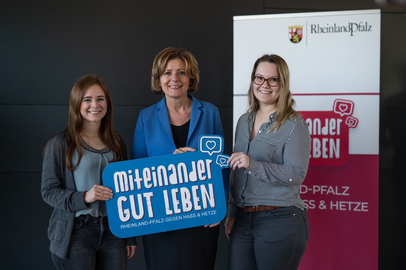 The JAV of HWG LU at the joint photo session with Minister President Malu Dreyer (center) at the JAV Forum on March 3, 2020 in Mainz (Photo: State Chancellery RLP / Dinges)